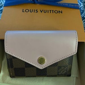 Auth LV Zoe Wallet